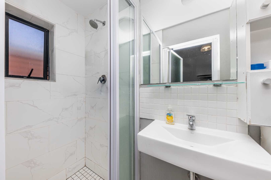 1 Bedroom Property for Sale in Observatory Western Cape